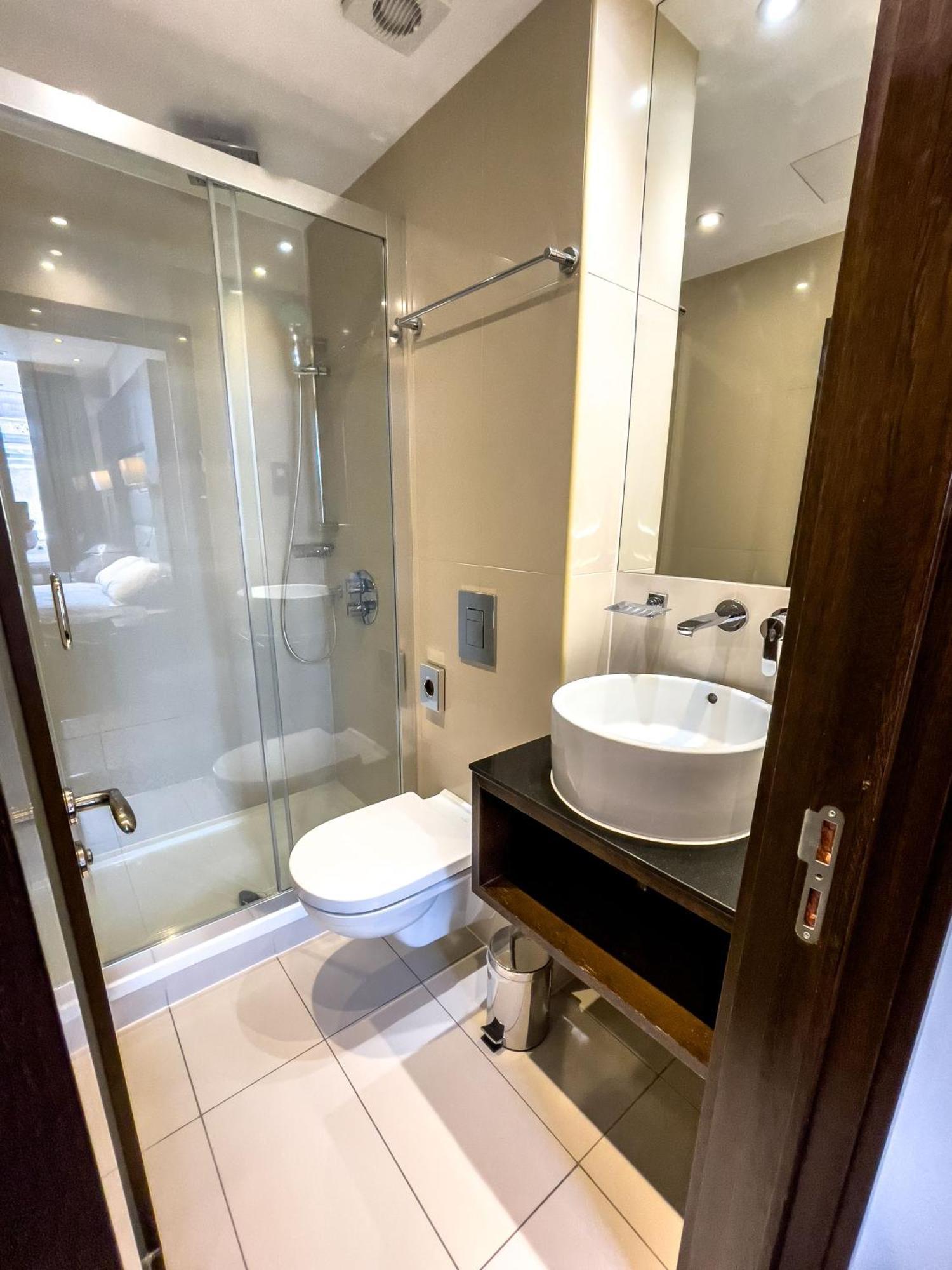 Single Room Private Bathroom,1658269412:JPEG